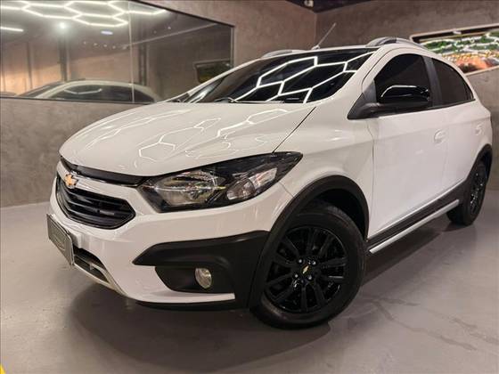 CHEVROLET ONIX 1.4 MPFI ACTIV 8V FLEX 4P AUTOMÁTICO CHEVROLET ONIX 1.4 MPFI ACTIV 8V FLEX 4P AUTOMÁTICO